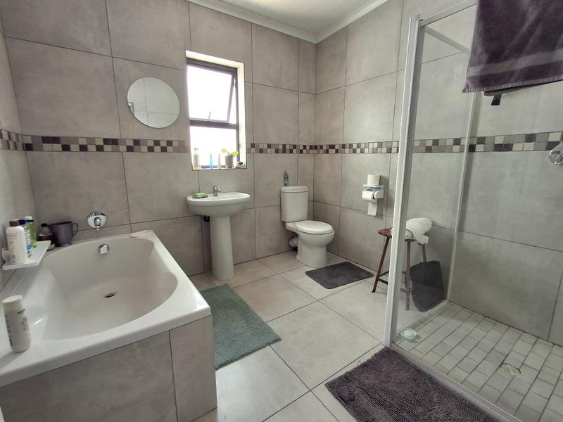 3 Bedroom Property for Sale in Britannia Bay Western Cape